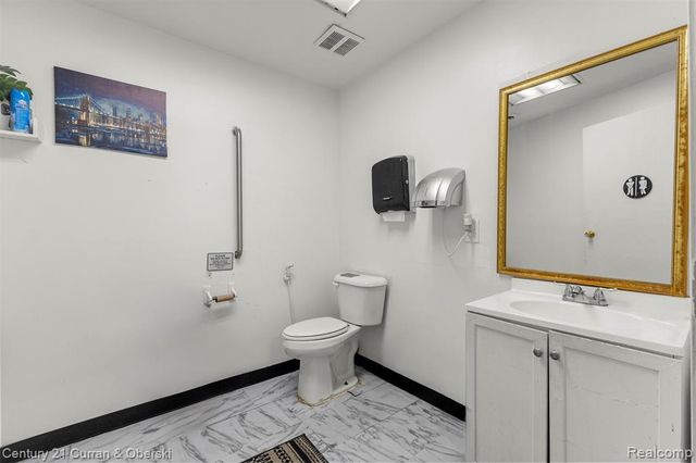 2300 S Schaefer Highway, Detroit, MI 48217