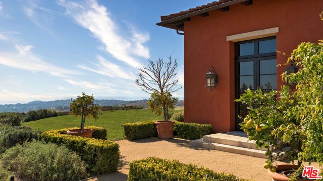 6093 Murphy Way, Malibu, CA 90265