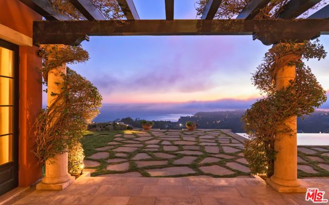 6093 Murphy Way, Malibu, CA 90265