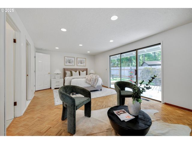 5132 TIMBERGROVE St, Lake Oswego, OR 97035