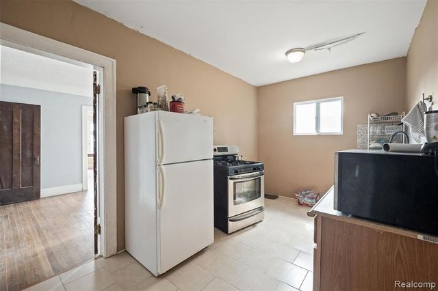 2300 W Buena Vista Street, Detroit, MI 48238