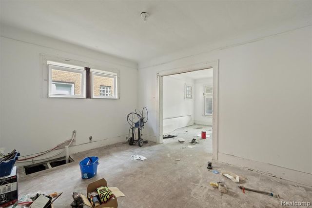 2300 W Buena Vista Street, Detroit, MI 48238