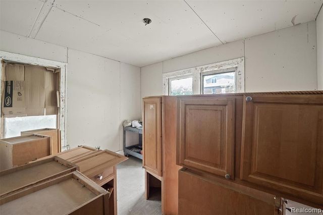 2300 W Buena Vista Street, Detroit, MI 48238