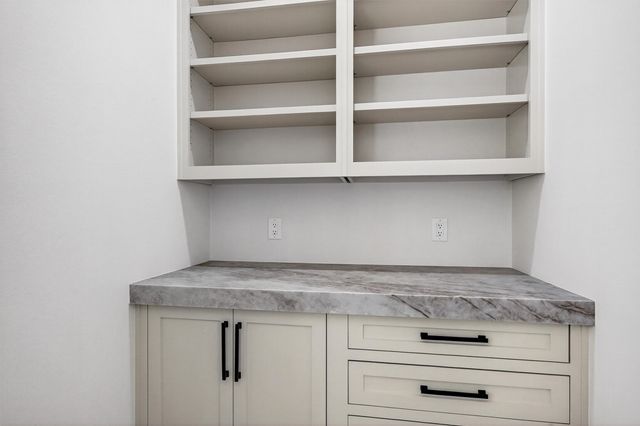 102 Huron Trail, Lake Kiowa, TX 76240