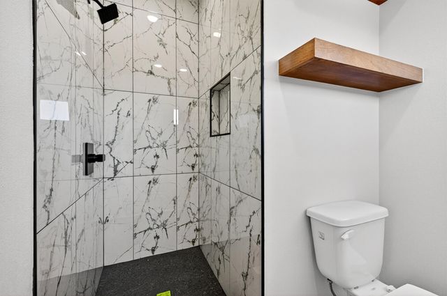 102 Huron Trail, Lake Kiowa, TX 76240