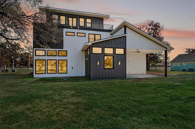 102 Huron Trail, Lake Kiowa, TX 76240