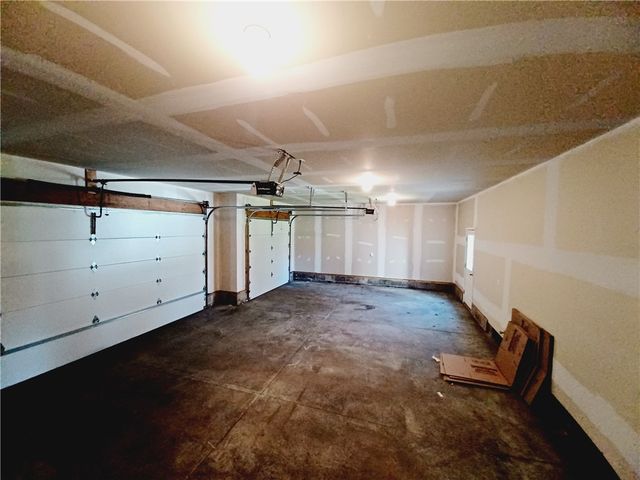 209 Whittier Road, Ogden, NY 14624