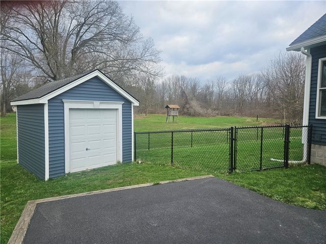 209 Whittier Road, Ogden, NY 14624