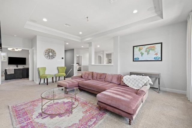 205 Woodlands CT, Lakeway, TX 78738