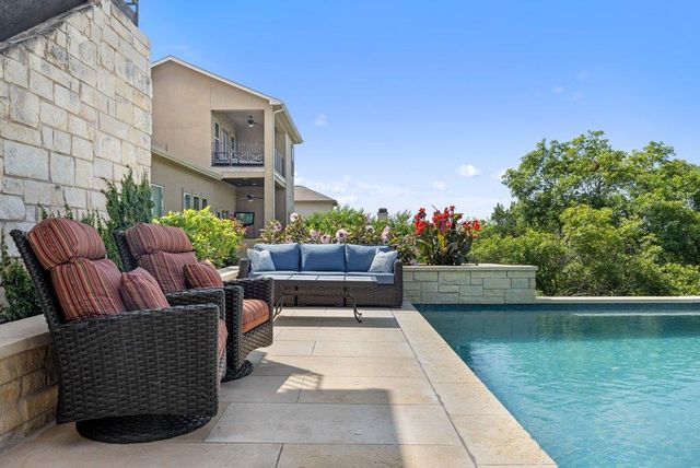 205 Woodlands CT, Lakeway, TX 78738