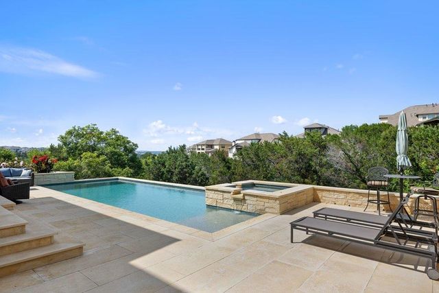 205 Woodlands CT, Lakeway, TX 78738