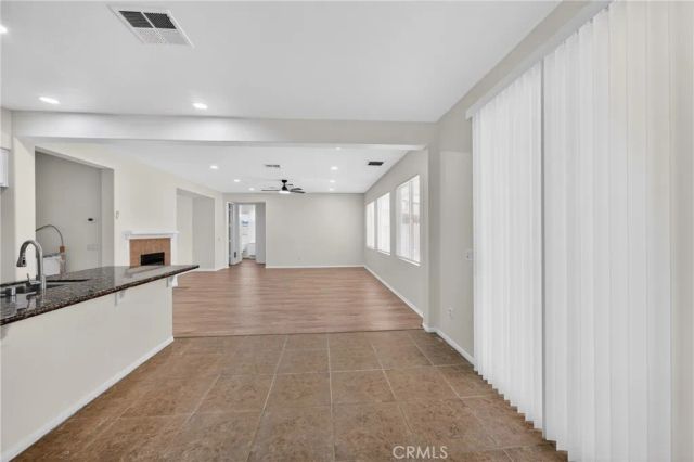 520 Overleaf Way, San Jacinto, CA 92582