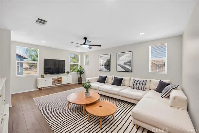 520 Overleaf Way, San Jacinto, CA 92582