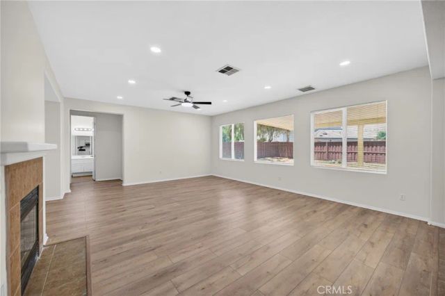 520 Overleaf Way, San Jacinto, CA 92582