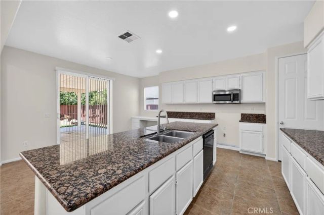 520 Overleaf Way, San Jacinto, CA 92582