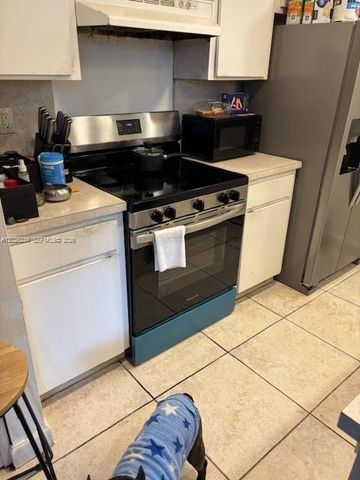 3190 Bird Avenue 15, Coconut Grove, FL 33133