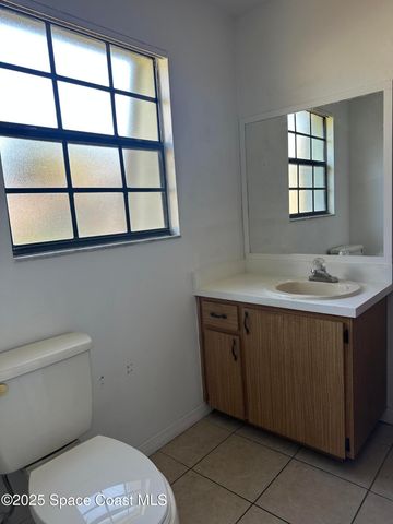 1301 Arlington Lane NE 111, Palm Bay, FL 32905