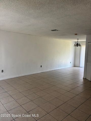 1301 Arlington Lane NE 111, Palm Bay, FL 32905