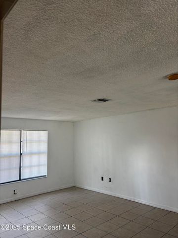 1301 Arlington Lane NE 111, Palm Bay, FL 32905