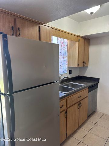 1301 Arlington Lane NE 111, Palm Bay, FL 32905