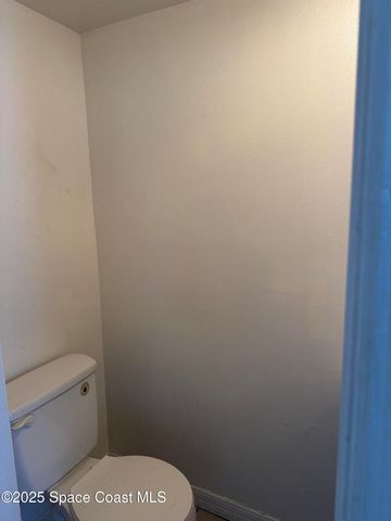 1301 Arlington Lane NE 111, Palm Bay, FL 32905