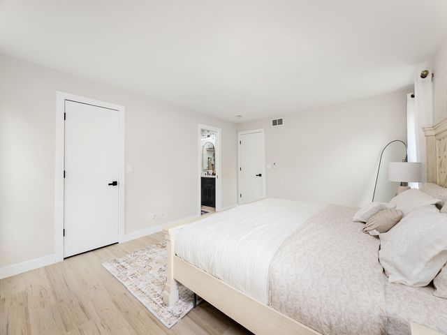 1649 Park Avenue, Hanover Park, IL 60133