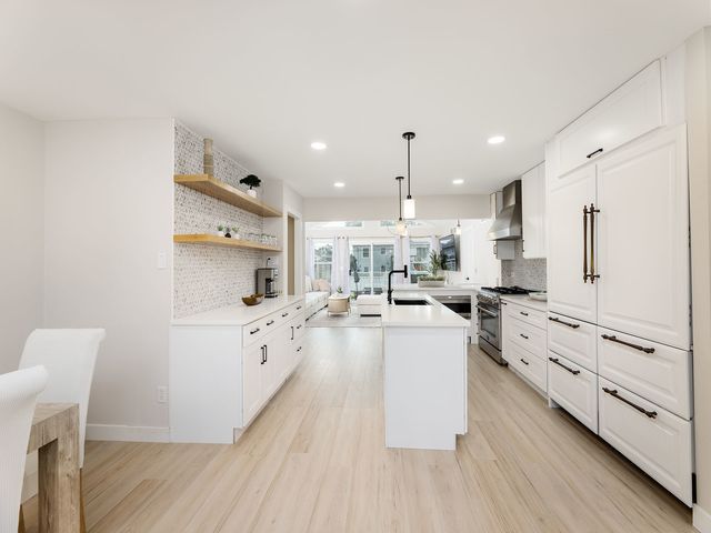 1649 Park Avenue, Hanover Park, IL 60133