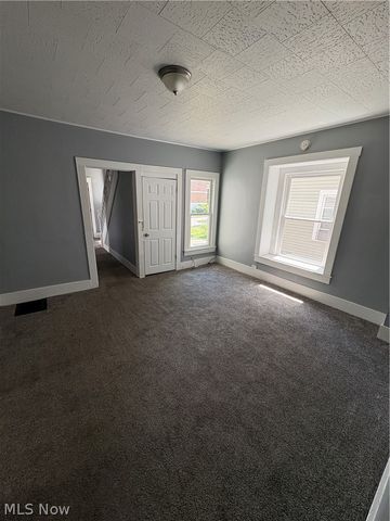 284 3rd Street NW, Barberton, OH 44203