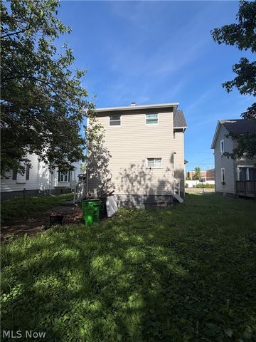 284 3rd Street NW, Barberton, OH 44203