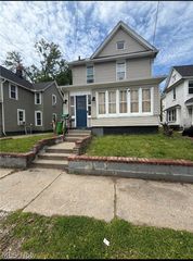 284 3rd Street NW, Barberton, OH 44203
