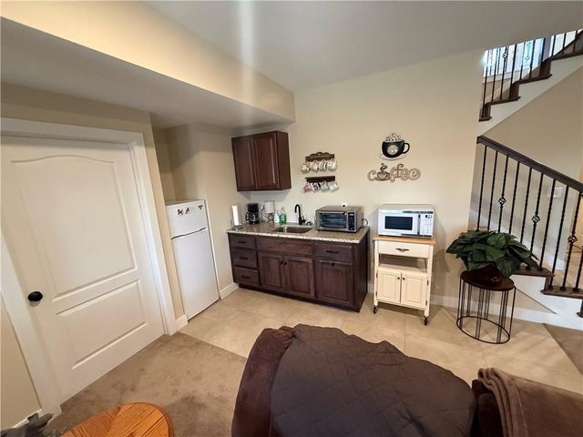 15550 Lovers Lane, Excelsior Springs, MO 64024