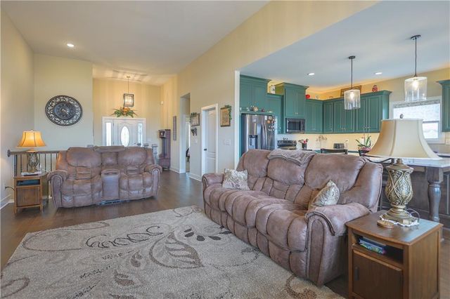 15550 Lovers Lane, Excelsior Springs, MO 64024