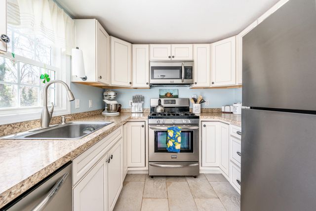 73 Swift Brook Road, South Yarmouth, MA 02664