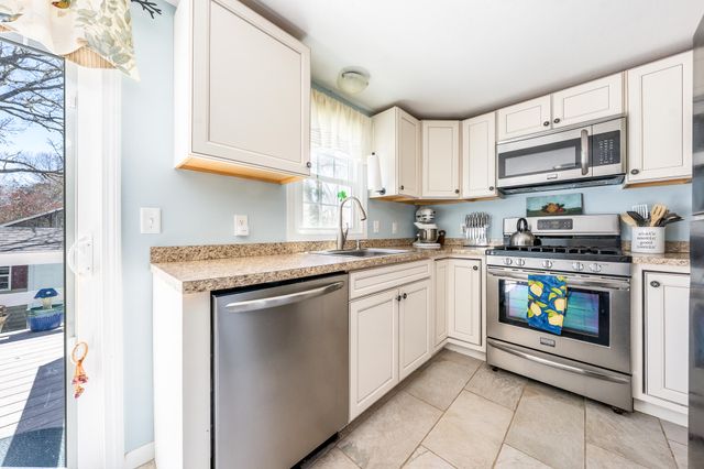 73 Swift Brook Road, South Yarmouth, MA 02664