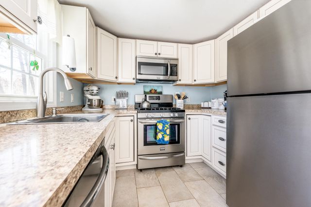 73 Swift Brook Road, South Yarmouth, MA 02664