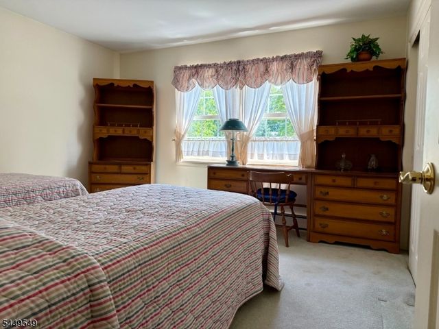 8 Byron Ct, Allendale Boro, NJ 07401