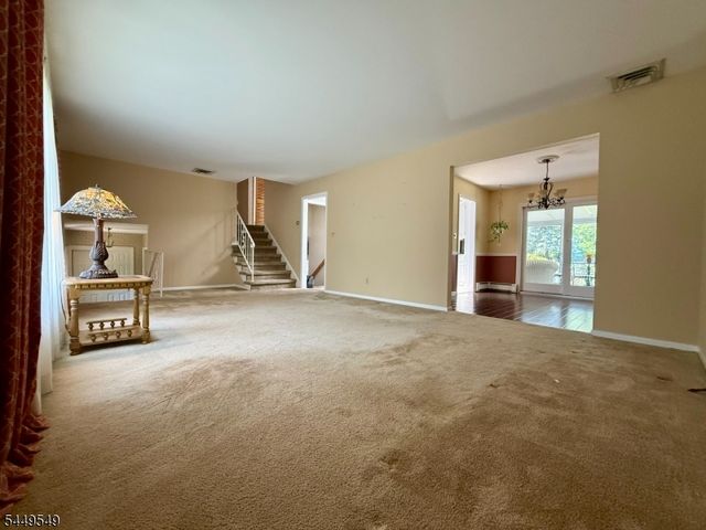 8 Byron Ct, Allendale Boro, NJ 07401