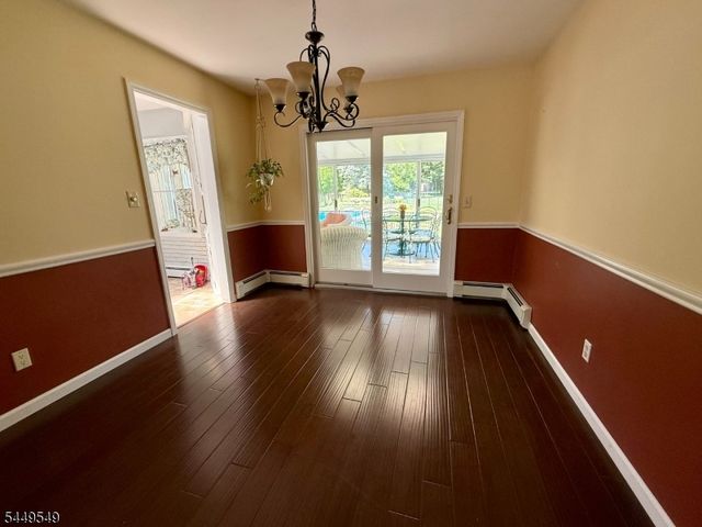 8 Byron Ct, Allendale Boro, NJ 07401