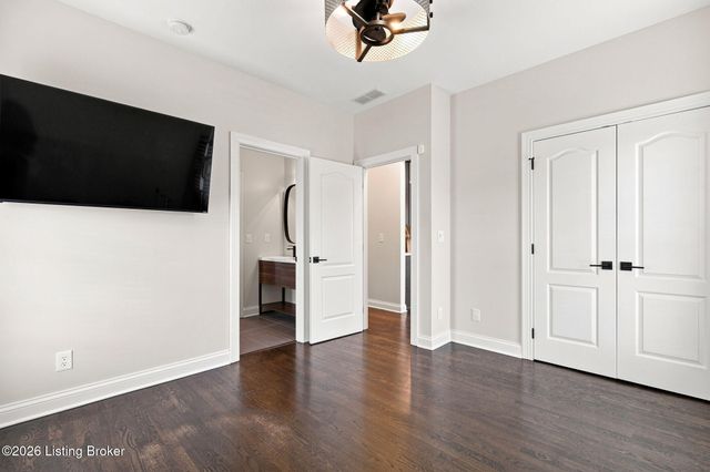 10511 Vista Hills Blvd, Louisville, KY 40291