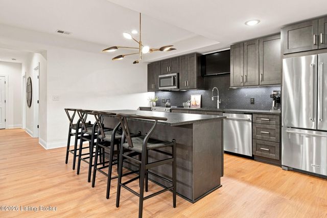 10511 Vista Hills Blvd, Louisville, KY 40291