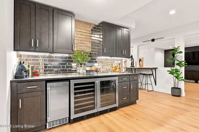 10511 Vista Hills Blvd, Louisville, KY 40291