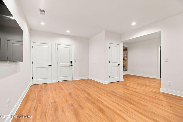 10511 Vista Hills Blvd, Louisville, KY 40291