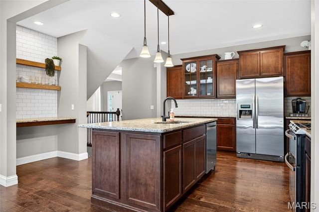 102 Eckstein Lane, Lake St Louis, MO 63367