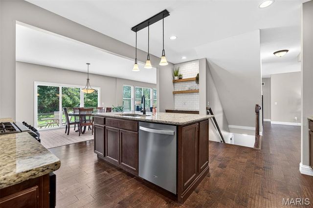 102 Eckstein Lane, Lake St Louis, MO 63367