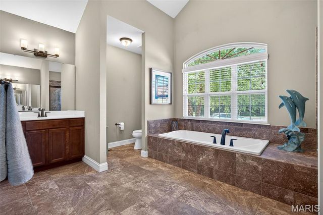 102 Eckstein Lane, Lake St Louis, MO 63367