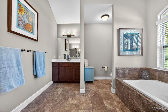 102 Eckstein Lane, Lake St Louis, MO 63367