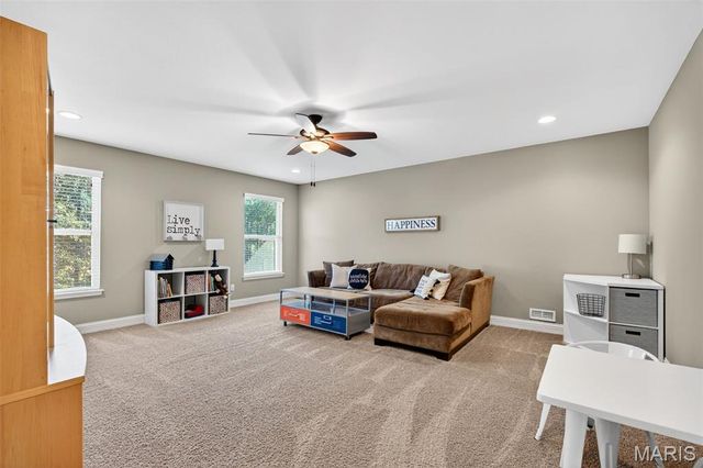 102 Eckstein Lane, Lake St Louis, MO 63367