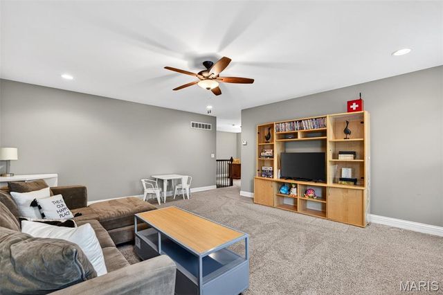 102 Eckstein Lane, Lake St Louis, MO 63367