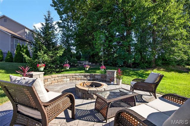 102 Eckstein Lane, Lake St Louis, MO 63367