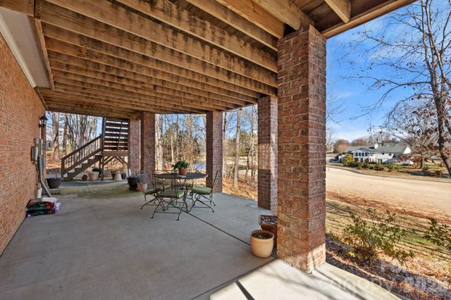 303 Bing Crosby Boulevard, Advance, NC 27006